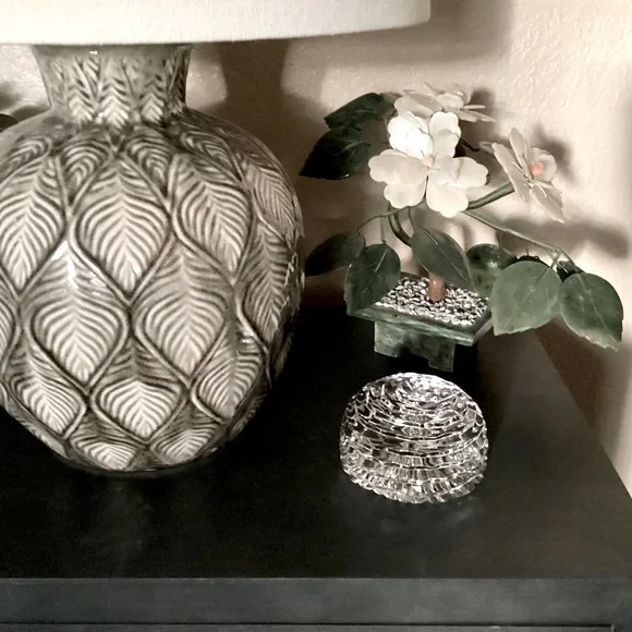 Domed Sculptured And Faceted Clear Lead Crystal Paperweight EUC - Picture 4 of 14